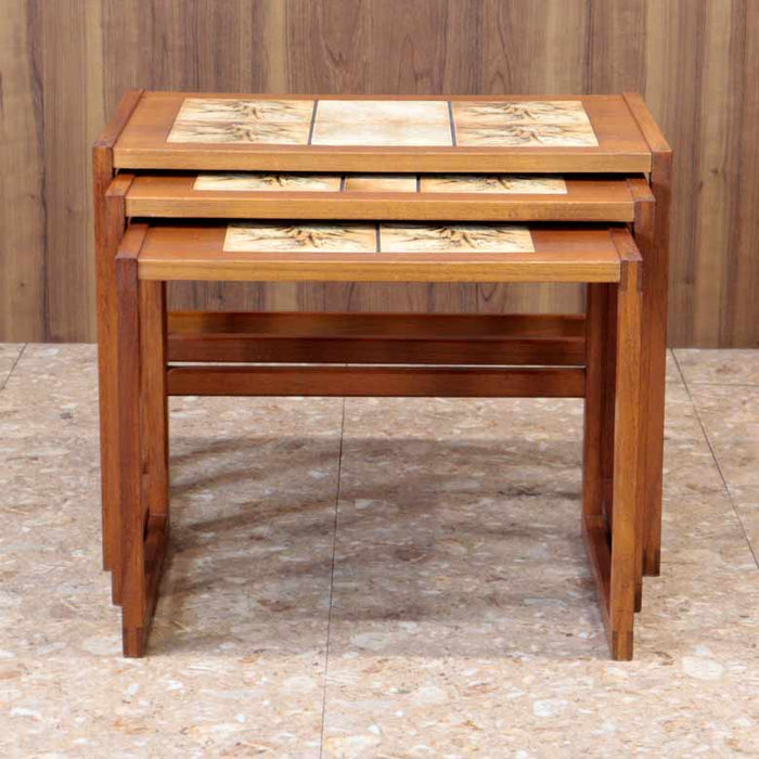 デンマーク製 ヴィンテージ タイルトップ ネストテーブル 3点セット