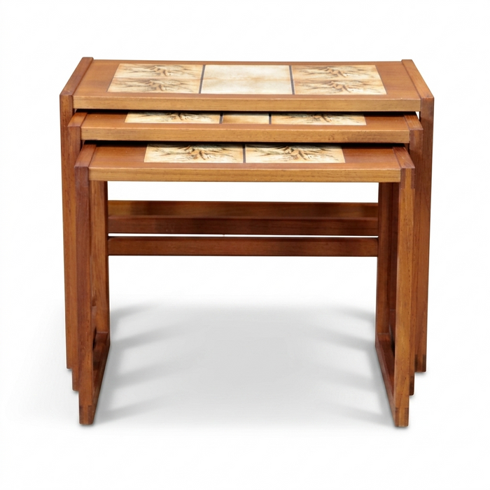 デンマーク製 ヴィンテージ タイルトップ ネストテーブル 3点セット