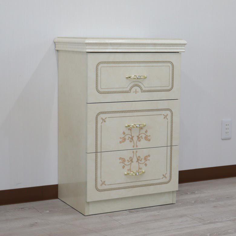 イタリア製　サルタレッリ　 フローレンス　アイボリーの装飾的　３段チェスト イタリア製 サルタレッリ フローレンス アイボリーの装飾的 3段